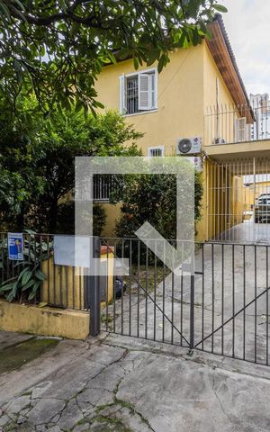 Casa para alugar com 330m², 4 quartos e 15 vagasFachada