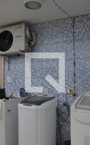 Apartamento para alugar com 400m², 5 quartos e 2 vagas Apartamento para alugar com 400m², 5 quartos e 2 vagasLavanderia