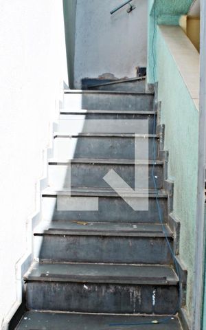 Casa para alugar com 60m², 1 quarto e sem vagaEscada