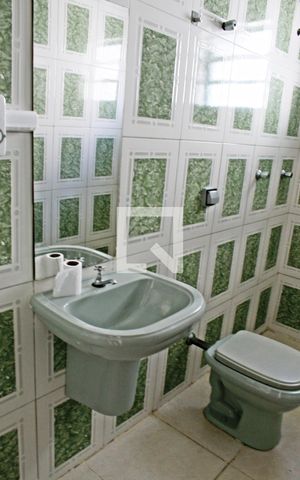 Casa para alugar com 60m², 1 quarto e sem vagaBanheiro