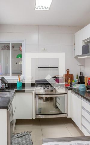 Casa à venda com 240m², 3 quartos e 2 vagas Casa à venda com 240m², 3 quartos e 2 vagasCozinha