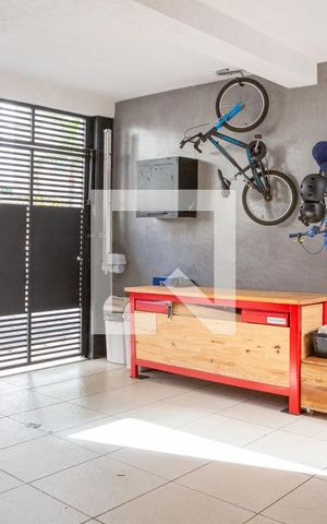 Casa à venda com 240m², 3 quartos e 2 vagas Casa à venda com 240m², 3 quartos e 2 vagasGaragem