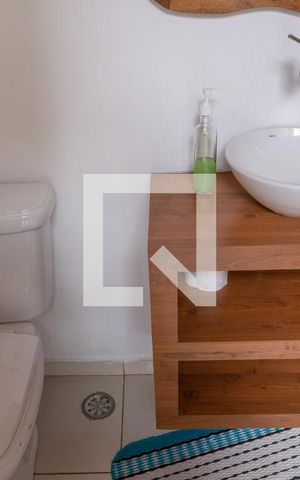 Casa à venda com 240m², 3 quartos e 2 vagas Casa à venda com 240m², 3 quartos e 2 vagasLavabo