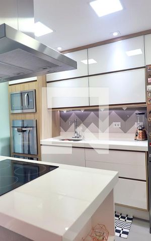Apartamento à venda com 72m², 2 quartos e 2 vagasCozinha