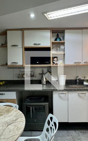 Apartamento à venda com 210m², 5 quartos e 2 vagasCozinha 