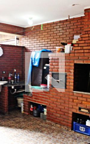 Casa à venda com 180m², 3 quartos e 3 vagasChurrasqueira