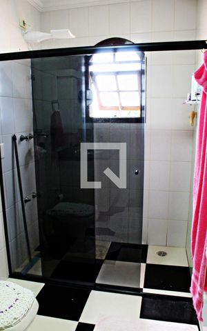 Casa à venda com 180m², 3 quartos e 3 vagasBanheiro da Suíte