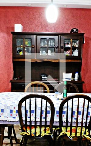 Casa à venda com 180m², 3 quartos e 3 vagasSala