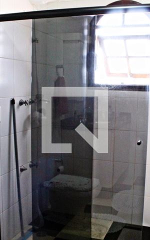 Casa à venda com 180m², 3 quartos e 3 vagasBanheiro da Suíte