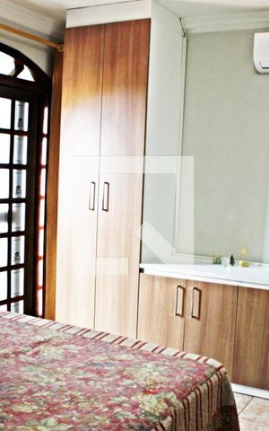 Casa à venda com 180m², 3 quartos e 3 vagasQuarto  suite