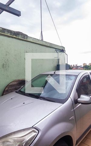 Casa à venda com 250m², 2 quartos e 3 vagas Casa à venda com 250m², 2 quartos e 3 vagasGaragem
