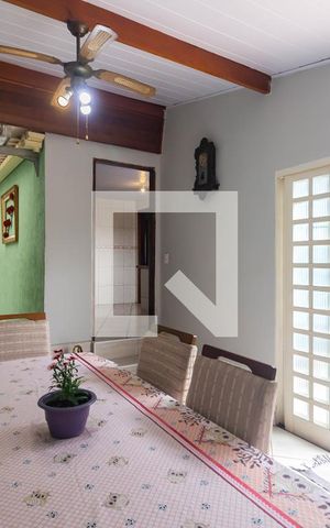 Casa à venda com 250m², 2 quartos e 3 vagas Casa à venda com 250m², 2 quartos e 3 vagasSala de Jantar