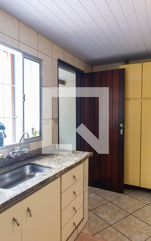 Casa à venda com 250m², 2 quartos e 3 vagas Casa à venda com 250m², 2 quartos e 3 vagasCozinha
