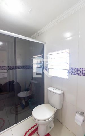 Casa à venda com 250m², 2 quartos e 3 vagas Casa à venda com 250m², 2 quartos e 3 vagasBanheiro da Suíte