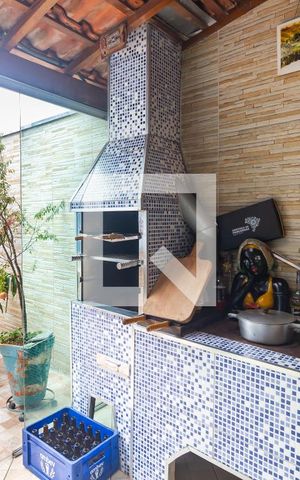 Casa à venda com 250m², 2 quartos e 3 vagas Casa à venda com 250m², 2 quartos e 3 vagasChurrasqueira