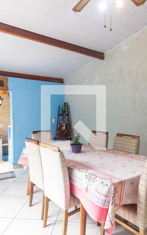 Casa à venda com 250m², 2 quartos e 3 vagas Casa à venda com 250m², 2 quartos e 3 vagasSala de Jantar