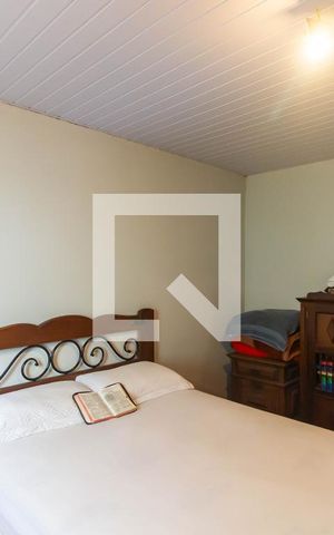 Casa à venda com 250m², 2 quartos e 3 vagas Casa à venda com 250m², 2 quartos e 3 vagasQuarto