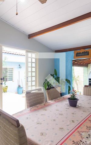 Casa à venda com 250m², 2 quartos e 3 vagas Casa à venda com 250m², 2 quartos e 3 vagasSala de Jantar