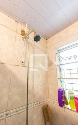 Casa à venda com 250m², 2 quartos e 3 vagas Casa à venda com 250m², 2 quartos e 3 vagasBanheiro