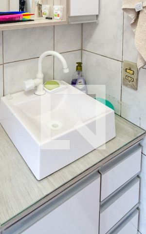 Casa de condomínio à venda com 57m², 2 quartos e 1 vaga Casa de condomínio à venda com 57m², 2 quartos e 1 vagaBanheiro Social