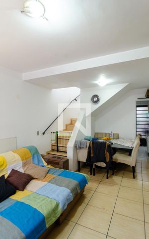 Casa de condomínio à venda com 57m², 2 quartos e 1 vaga Casa de condomínio à venda com 57m², 2 quartos e 1 vagaSala