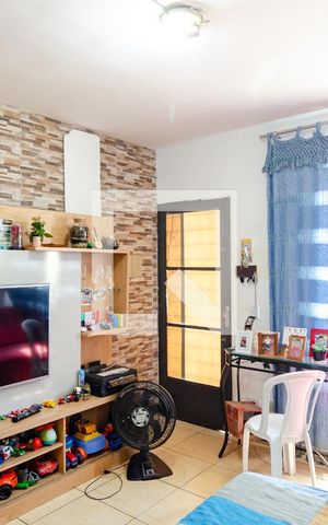 Casa de condomínio à venda com 57m², 2 quartos e 1 vaga Casa de condomínio à venda com 57m², 2 quartos e 1 vagaSala