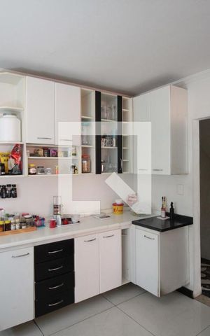 Casa à venda com 473m², 5 quartos e 5 vagasCozinha