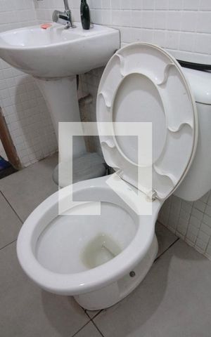 Casa à venda com 473m², 5 quartos e 5 vagasAndar Inferior | Banheiro da Suite 1