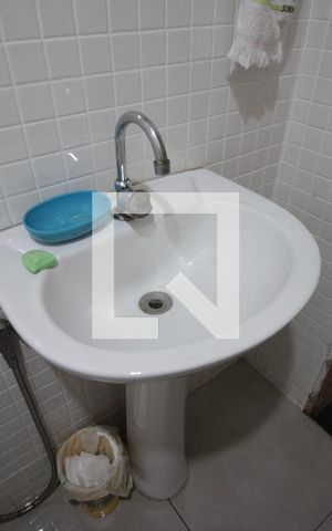 Casa à venda com 473m², 5 quartos e 5 vagasAndar Inferior | Banheiro da Suite 2