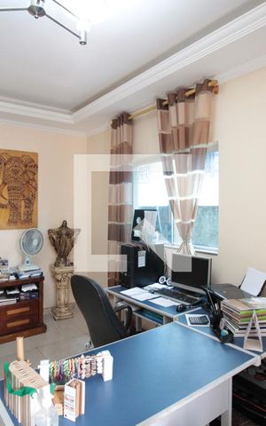 Casa à venda com 473m², 5 quartos e 5 vagasSala