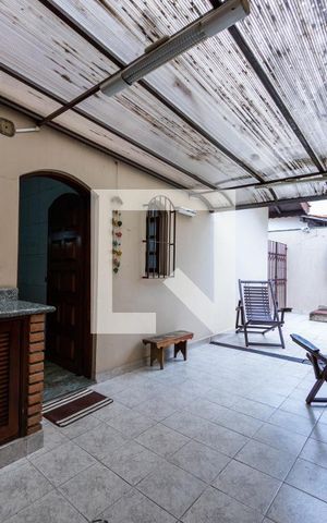 Casa à venda com 240m², 3 quartos e 5 vagas Casa à venda com 240m², 3 quartos e 5 vagasÁrea comum