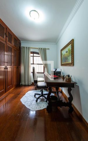 Casa à venda com 240m², 3 quartos e 5 vagas Casa à venda com 240m², 3 quartos e 5 vagasQuarto 2