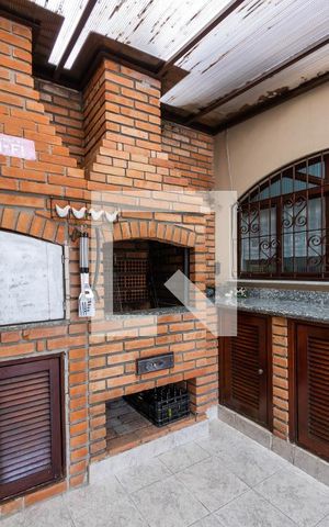 Casa à venda com 240m², 3 quartos e 5 vagas Casa à venda com 240m², 3 quartos e 5 vagasÁrea comum
