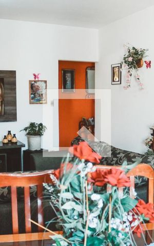 Casa à venda com 500m², 4 quartos e 4 vagas Casa à venda com 500m², 4 quartos e 4 vagasSala