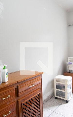 Casa à venda com 220m², 3 quartos e 5 vagas Casa à venda com 220m², 3 quartos e 5 vagasQuarto 2