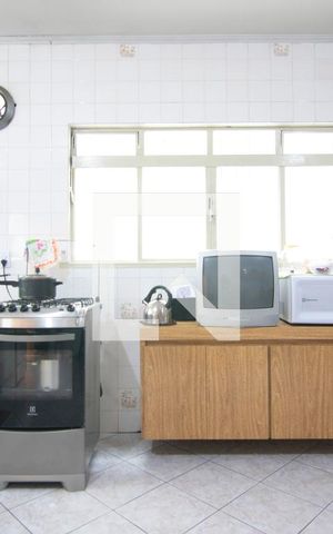 Casa à venda com 220m², 3 quartos e 5 vagas Casa à venda com 220m², 3 quartos e 5 vagasCozinha