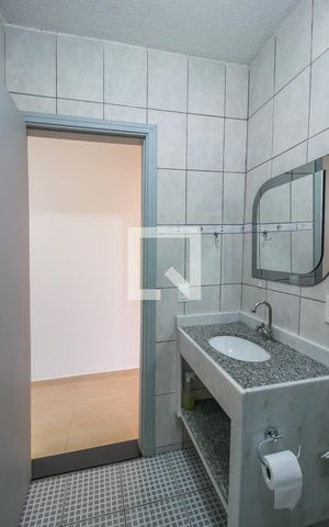 Casa à venda com 152m², 2 quartos e 1 vaga Casa à venda com 152m², 2 quartos e 1 vagaBanheiro