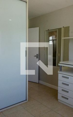 Casa de condomínio à venda com 250m², 5 quartos e 3 vagasQuarto