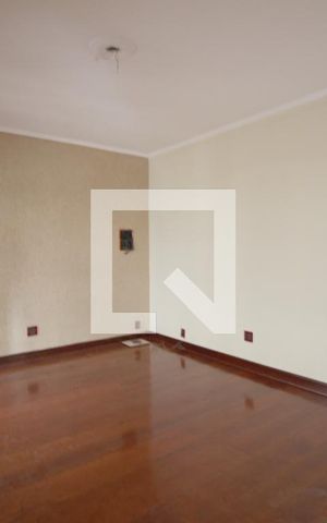 Casa para alugar com 110m², 3 quartos e 2 vagasSala