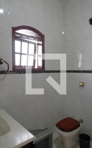 Casa para alugar com 110m², 3 quartos e 2 vagasBanheiro da Suíte