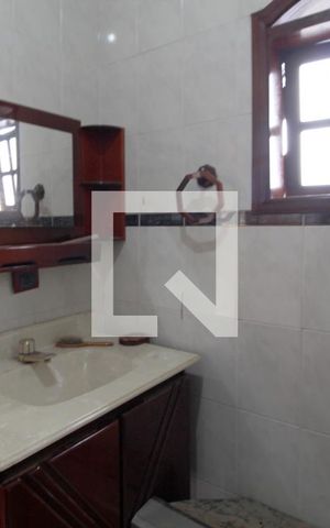Casa para alugar com 110m², 3 quartos e 2 vagasBanheiro da Suíte