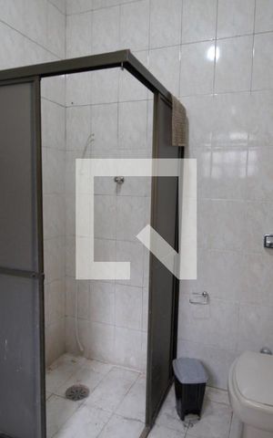 Casa para alugar com 110m², 3 quartos e 2 vagasBanheiro