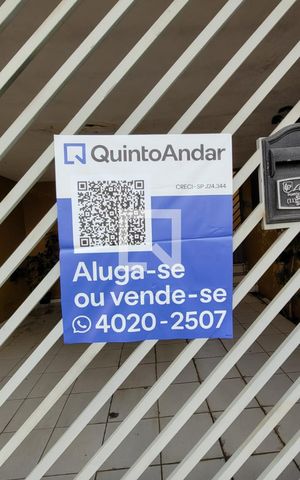 Casa à venda com 150m², 3 quartos e 2 vagas Casa à venda com 150m², 3 quartos e 2 vagasPlaca de Anúncio