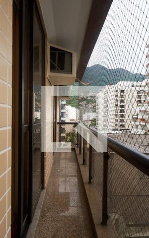 Apartamento à venda com 140m², 4 quartos e 2 vagasSala Varanda