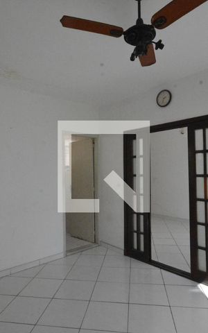 Apartamento para alugar com 69m², 2 quartos e 1 vagaQuarto 1