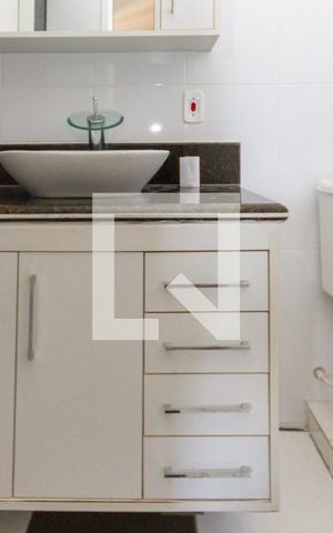 Apartamento à venda com 95m², 3 quartos e 2 vagas Apartamento à venda com 95m², 3 quartos e 2 vagasBanheiro Da Suite
