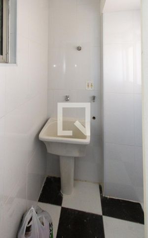 Apartamento à venda com 95m², 3 quartos e 2 vagas Apartamento à venda com 95m², 3 quartos e 2 vagasÁrea de Serviço