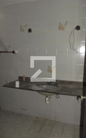 Casa à venda com 200m², 4 quartos e sem vagaBanheiro