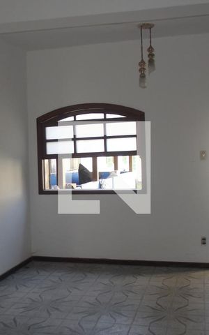 Casa à venda com 200m², 4 quartos e sem vagaSala