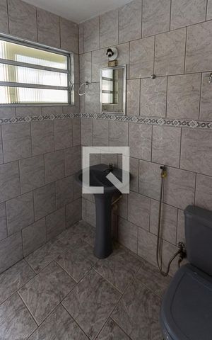 Casa à venda com 224m², 3 quartos e 7 vagas Casa à venda com 224m², 3 quartos e 7 vagasBanheiro